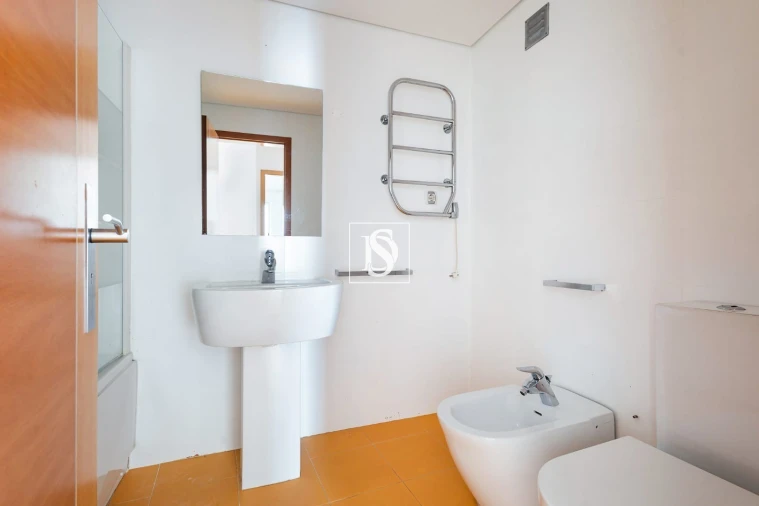Apartamento T4 para Venda em Corroios Foto 17