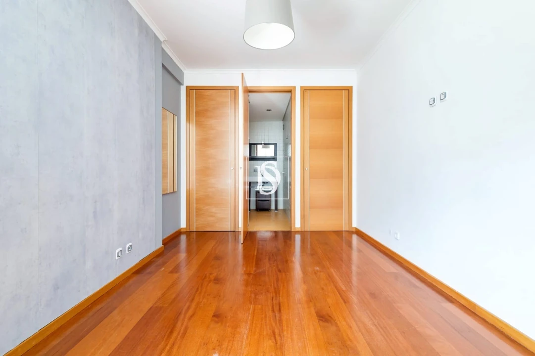 Apartamento T4 para Venda em Corroios Foto 23