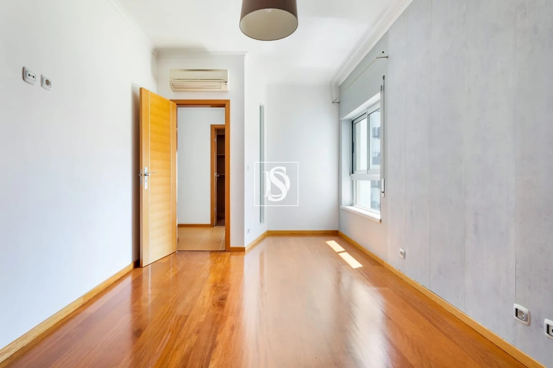 Apartamento T4 para Venda em Corroios Foto 21