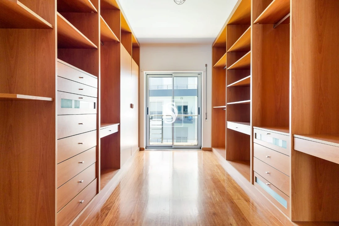 Apartamento T4 para Venda em Corroios Foto 26
