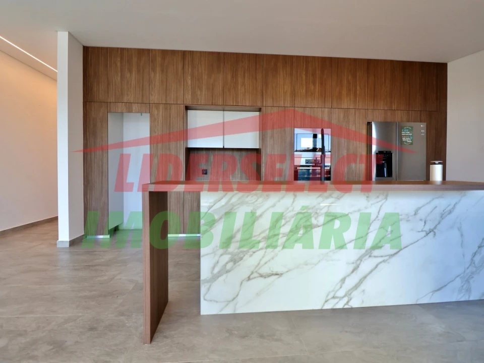 Apartamento T3 para Venda em Lourinhã e Atalaia Foto 3