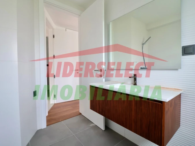 Moradia T3 para Venda em Ribamar Foto 23