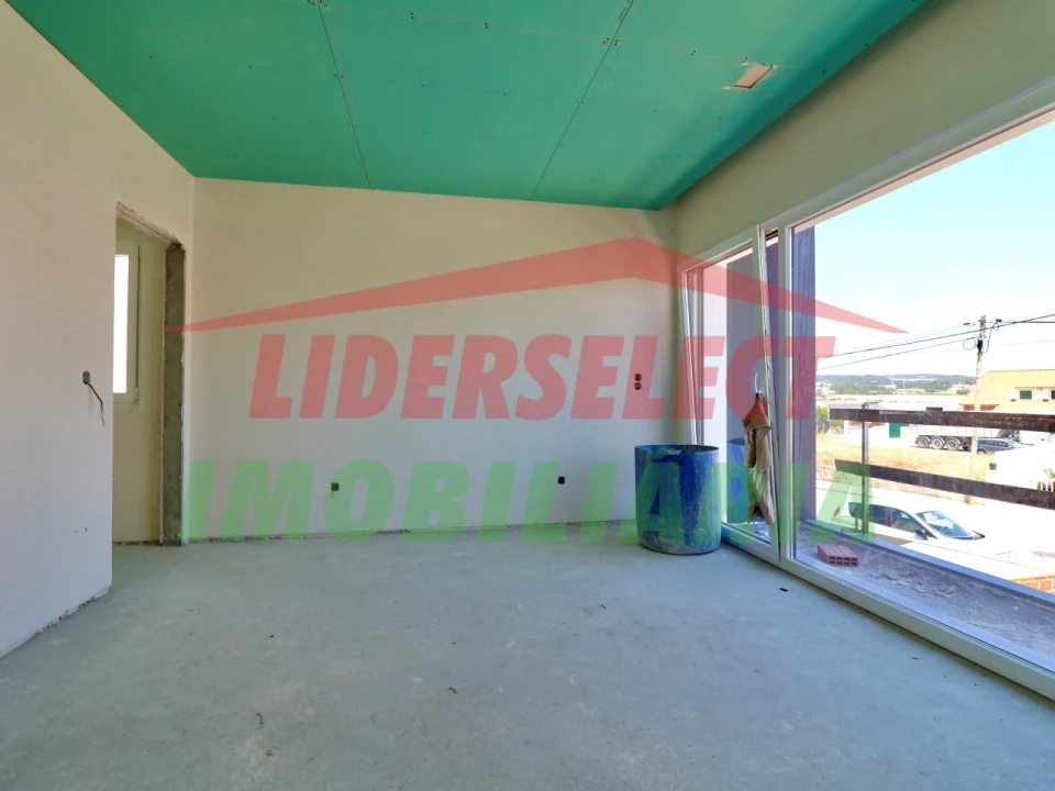 Moradia T4 para Venda em Silveira Foto 14