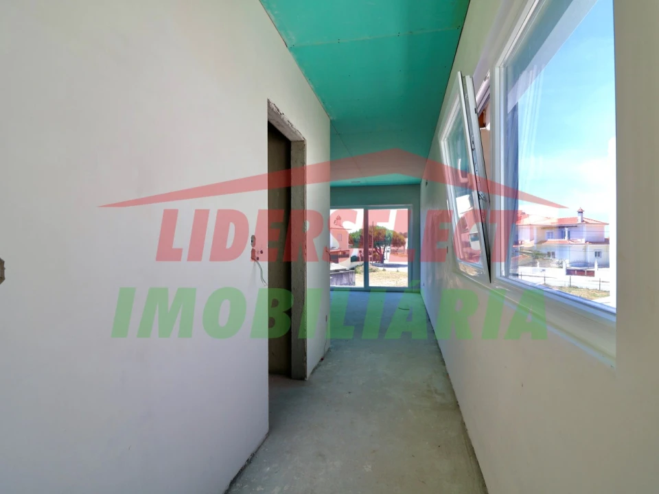 Moradia T4 para Venda em Silveira Foto 18