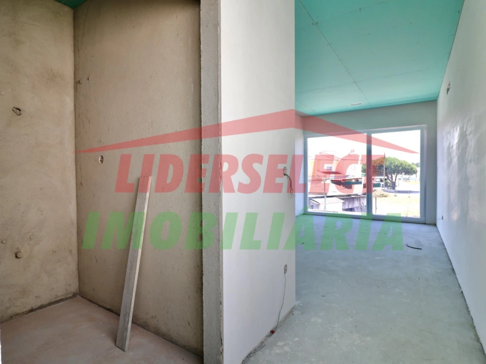 Moradia T4 para Venda em Silveira Foto 19