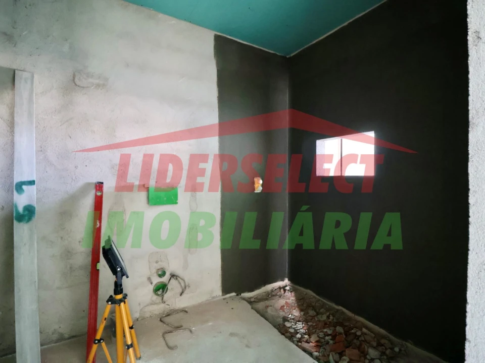 Moradia T4 para Venda em Silveira Foto 28