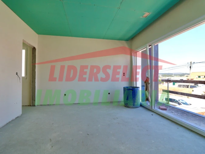 Moradia T4 para Venda em Silveira Foto 14