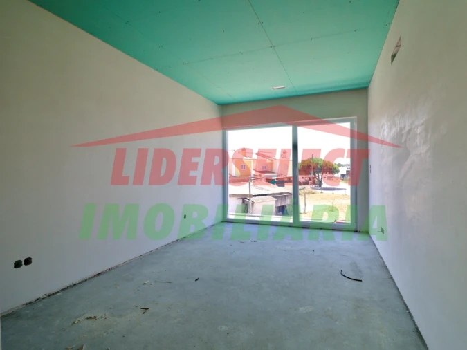 Moradia T4 para Venda em Silveira Foto 21