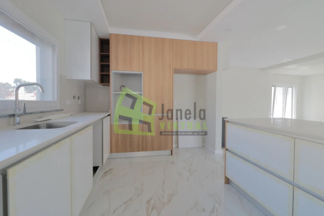 Moradia T5 para Venda em Azeitão (São Lourenço e São Simão) Foto 9