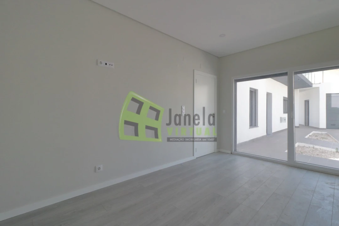 Moradia T5 para Venda em Azeitão (São Lourenço e São Simão) Foto 12