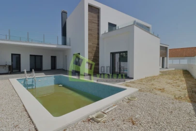 Moradia T5 para Venda em Azeitão (São Lourenço e São Simão)