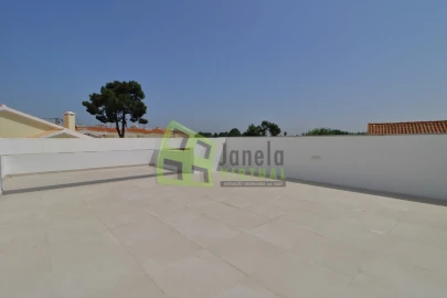 Moradia T5 para Venda em Azeitão (São Lourenço e São Simão)