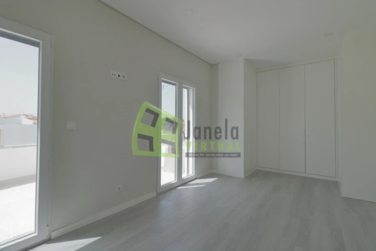 Moradia T5 para Venda em Azeitão (São Lourenço e São Simão) Foto 23