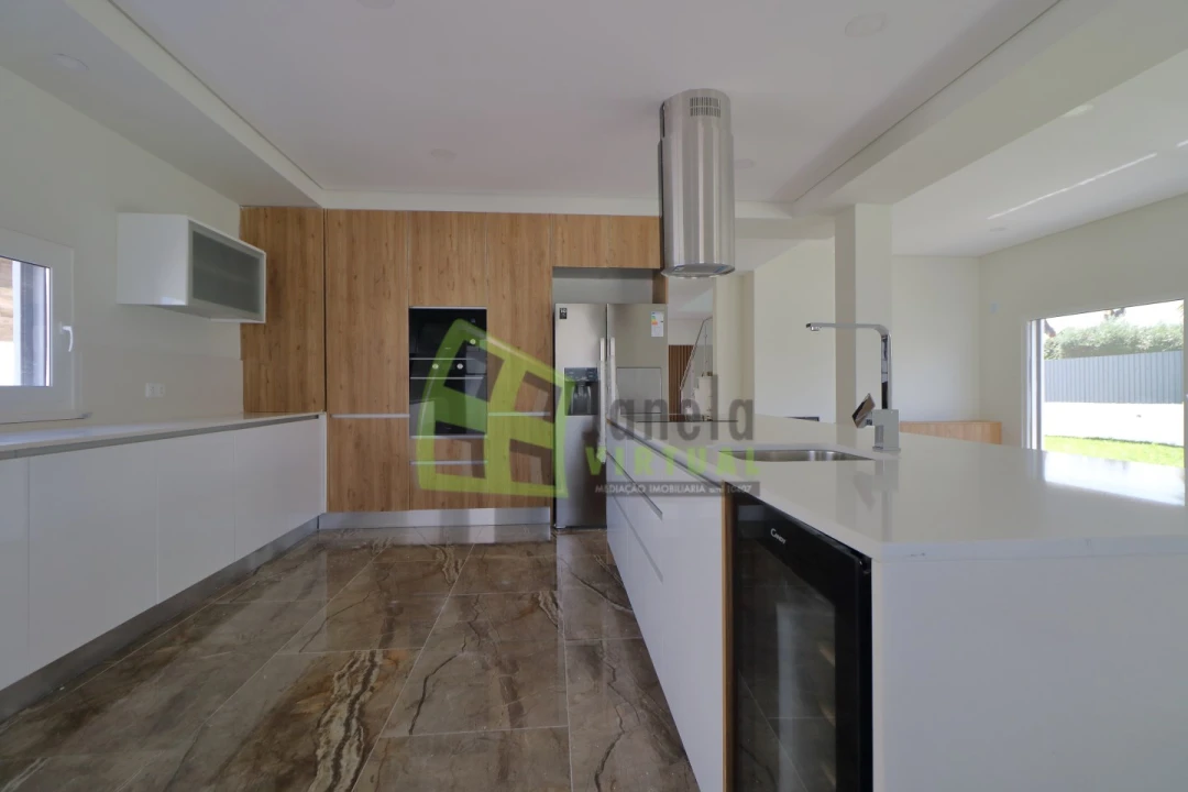 Moradia T5 para Venda em Azeitão (São Lourenço e São Simão) Foto 9
