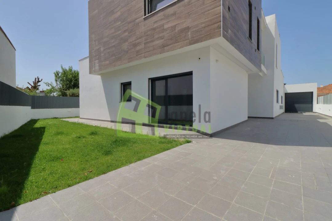 Moradia T5 para Venda em Azeitão (São Lourenço e São Simão) Foto 41