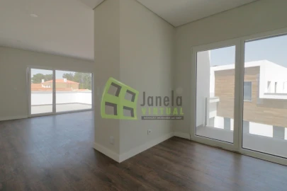 Moradia T5 para Venda em Azeitão (São Lourenço e São Simão)