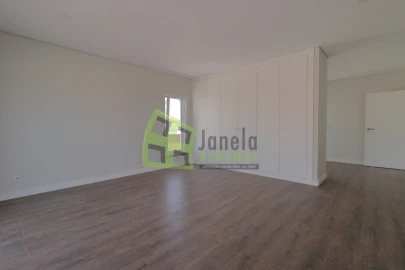 Moradia T5 para Venda em Azeitão (São Lourenço e São Simão)