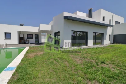 Moradia T5 para Venda em Azeitão (São Lourenço e São Simão)