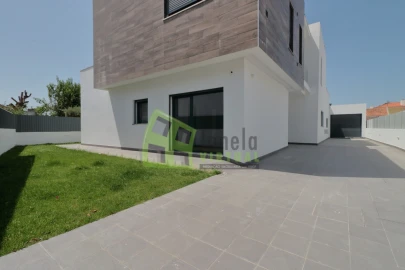 Moradia T5 para Venda em Azeitão (São Lourenço e São Simão)