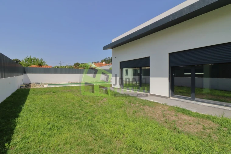Moradia T5 para Venda em Azeitão (São Lourenço e São Simão) Foto 43