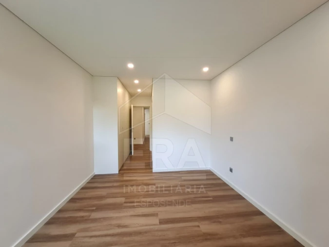 Apartamento T3 para Venda em Rio Tinto Foto 17