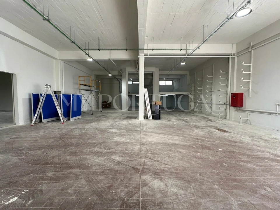 Prédio para Venda em Sacavém e Prior Velho Foto 5