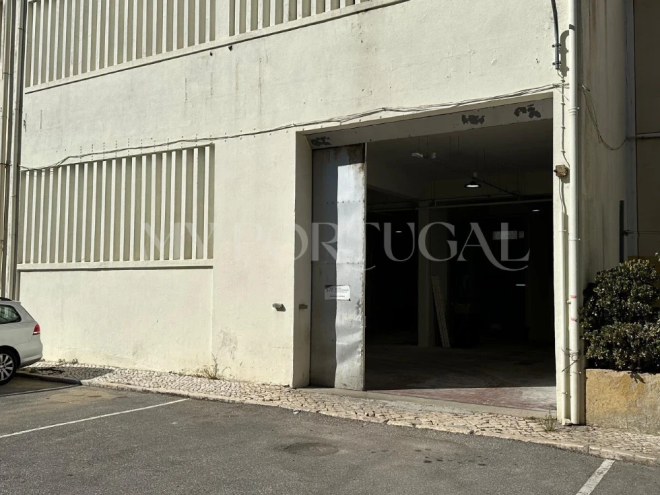 Prédio para Venda em Sacavém e Prior Velho Foto 10