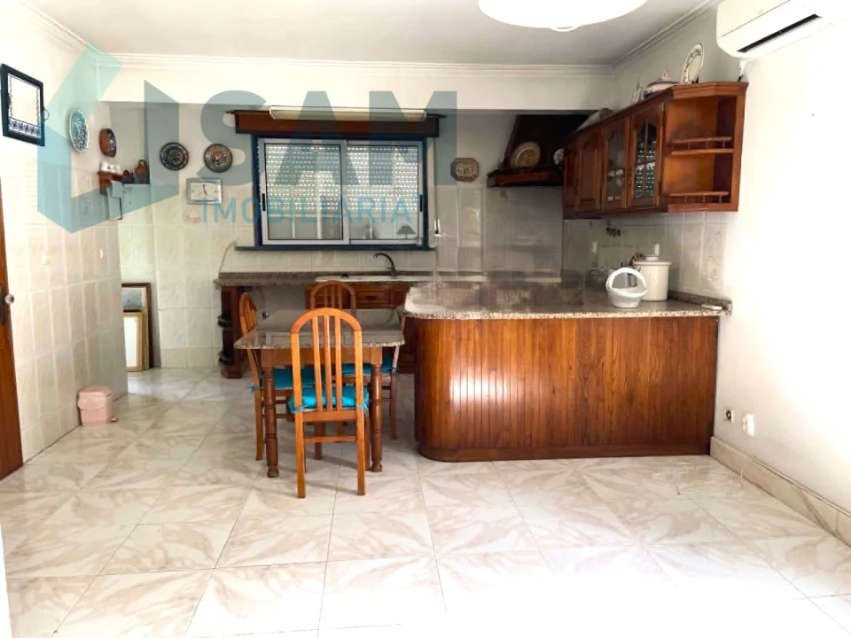 Moradia T4 para Venda em Santa Iria de Azoia, São João da Talha e Bobadela Foto 2