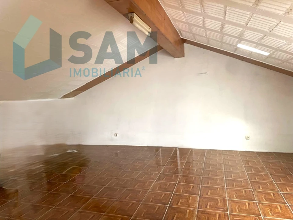 Moradia T4 para Venda em Santa Iria de Azoia, São João da Talha e Bobadela Foto 22