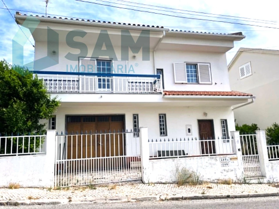 Moradia T4 para Venda em Santa Iria de Azoia, São João da Talha e Bobadela Foto 1