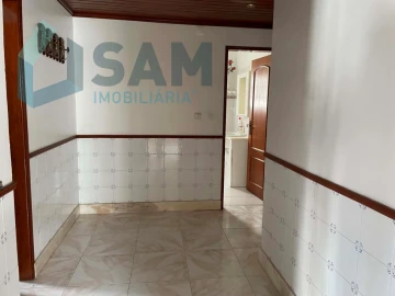 Moradia T4 para Venda em Santa Iria de Azoia, São João da Talha e Bobadela