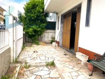 Moradia T4 para Venda em Santa Iria de Azoia, São João da Talha e Bobadela