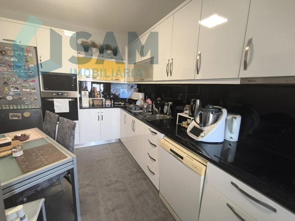 Apartamento T4 para Venda em Oliveira do Douro Foto 15