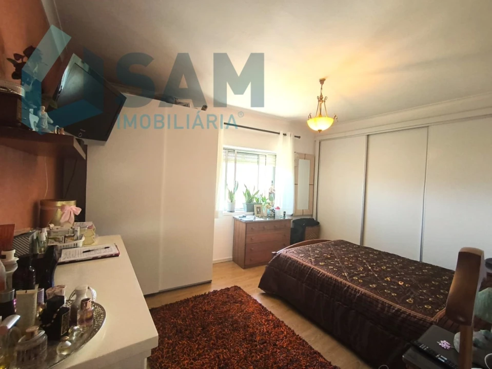 Apartamento T4 para Venda em Oliveira do Douro Foto 8