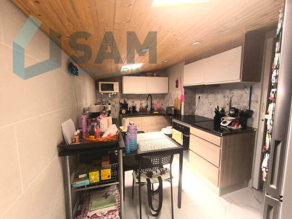 Apartamento T4 para Venda em Oliveira do Douro Foto 35