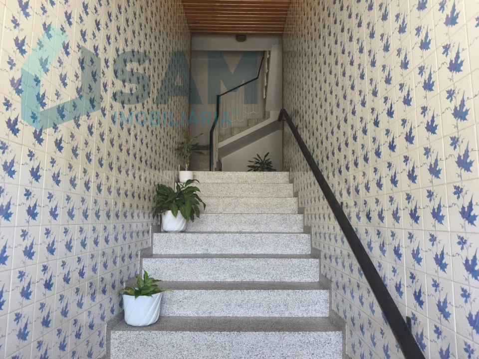Apartamento T4 para Venda em Oliveira do Douro Foto 36