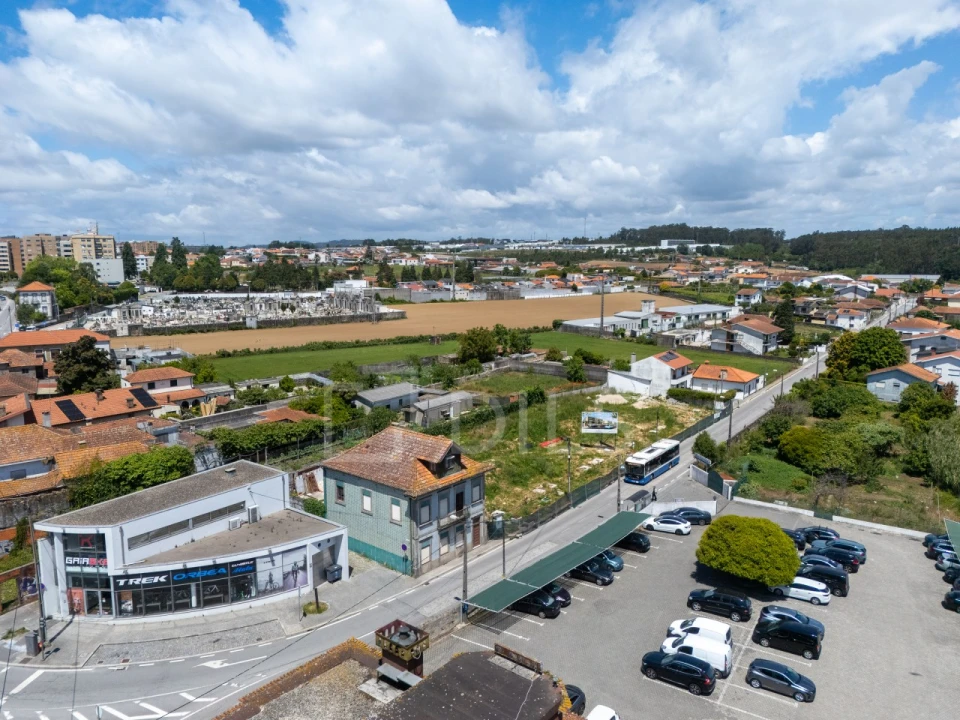 Terreno para Venda em Moreira Foto 1