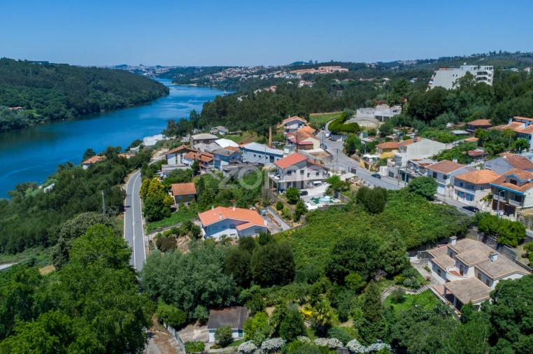 Moradia T4 para Venda em Foz do Sousa e Covelo Foto 4
