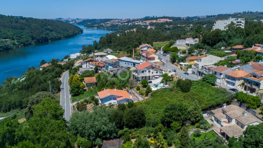 Moradia T4 para Venda em Foz do Sousa e Covelo