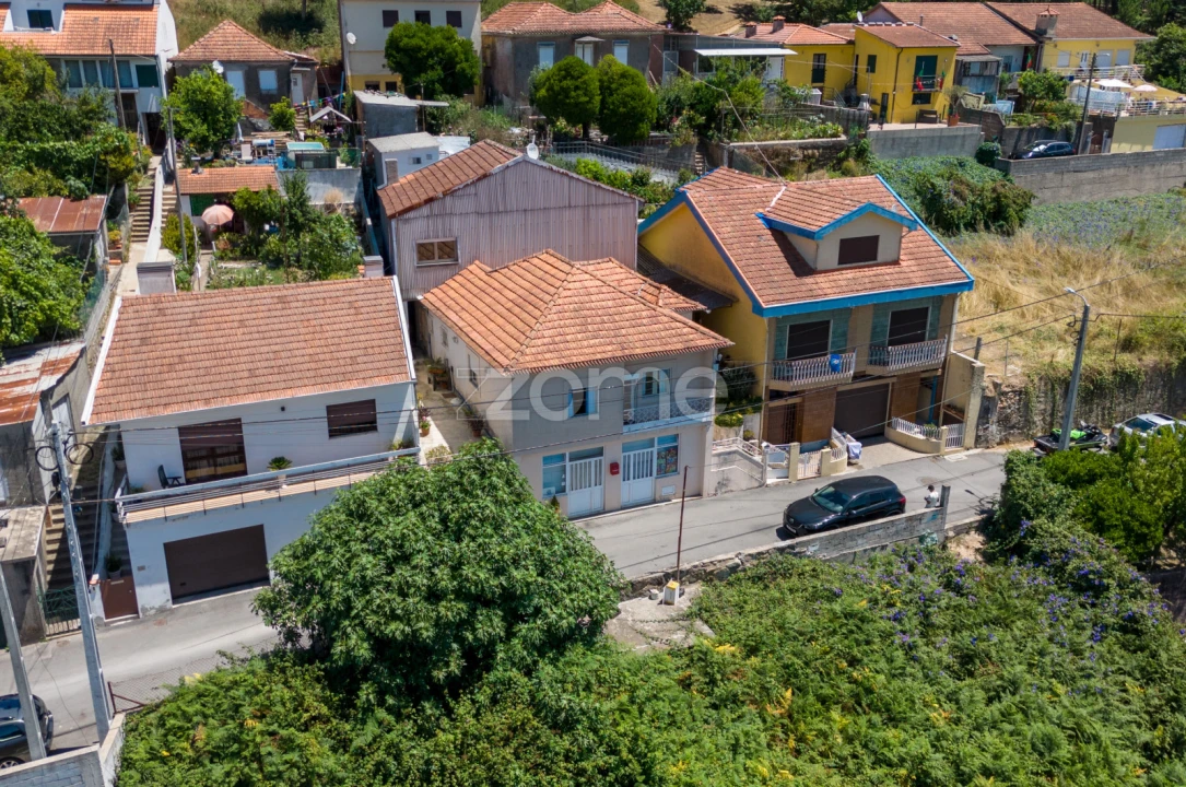 Moradia T4 para Venda em Foz do Sousa e Covelo Foto 1
