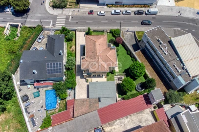 Moradia T6 para Venda em Oliveira do Douro