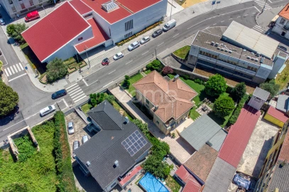 Moradia T6 para Venda em Oliveira do Douro