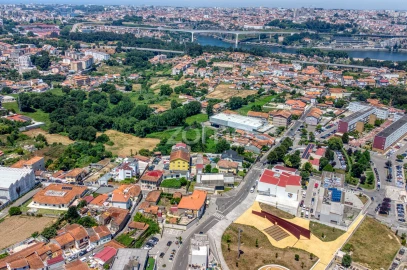 Moradia T6 para Venda em Oliveira do Douro