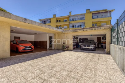 Moradia T6 para Venda em Oliveira do Douro