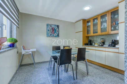 Moradia T6 para Venda em Oliveira do Douro