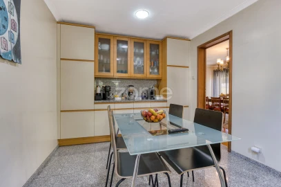 Moradia T6 para Venda em Oliveira do Douro