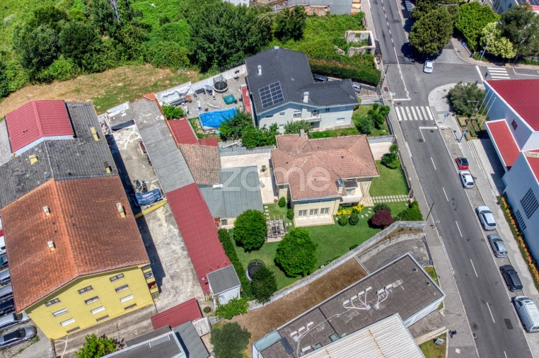 Moradia T6 para Venda em Oliveira do Douro Foto 46
