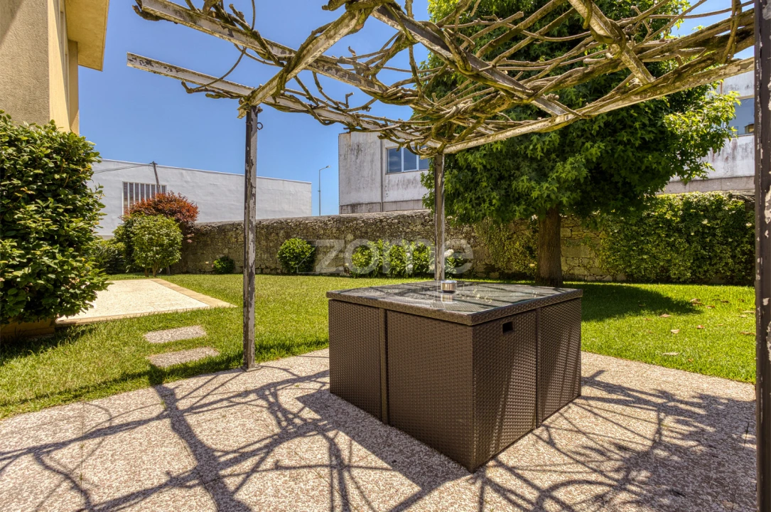 Moradia T6 para Venda em Oliveira do Douro Foto 41
