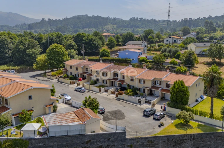Moradia T4 para Venda em Caires Foto 3
