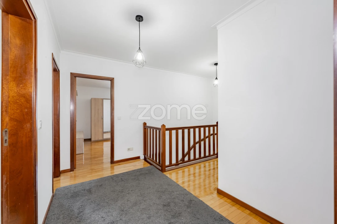 Moradia T4 para Venda em Caires Foto 19